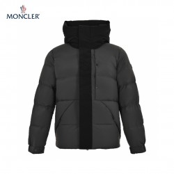 22FW Moncler Madeira Hooded Short Black Long Sleeves Down Jacket 